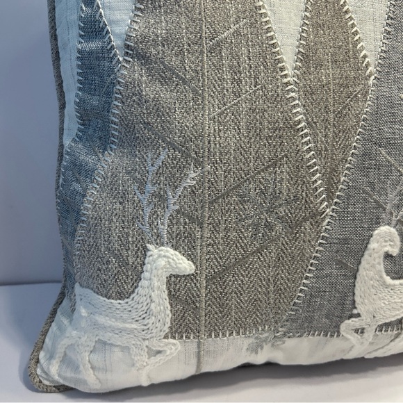 Secret Celebrity Embroidered Glitter Throw Pillow 18x18” Christmas Snow ThemeEUC - Picture 2 of 10